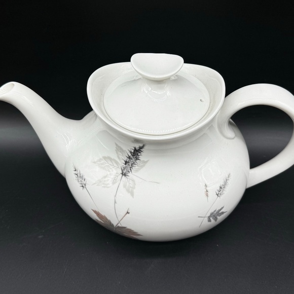 Royal Doulton Tumbling Leaves Teapot Translucent China England - Picture 2 of 6